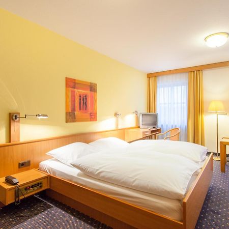 Hotel Restaurant Jaegerhof Weisendorf Room photo