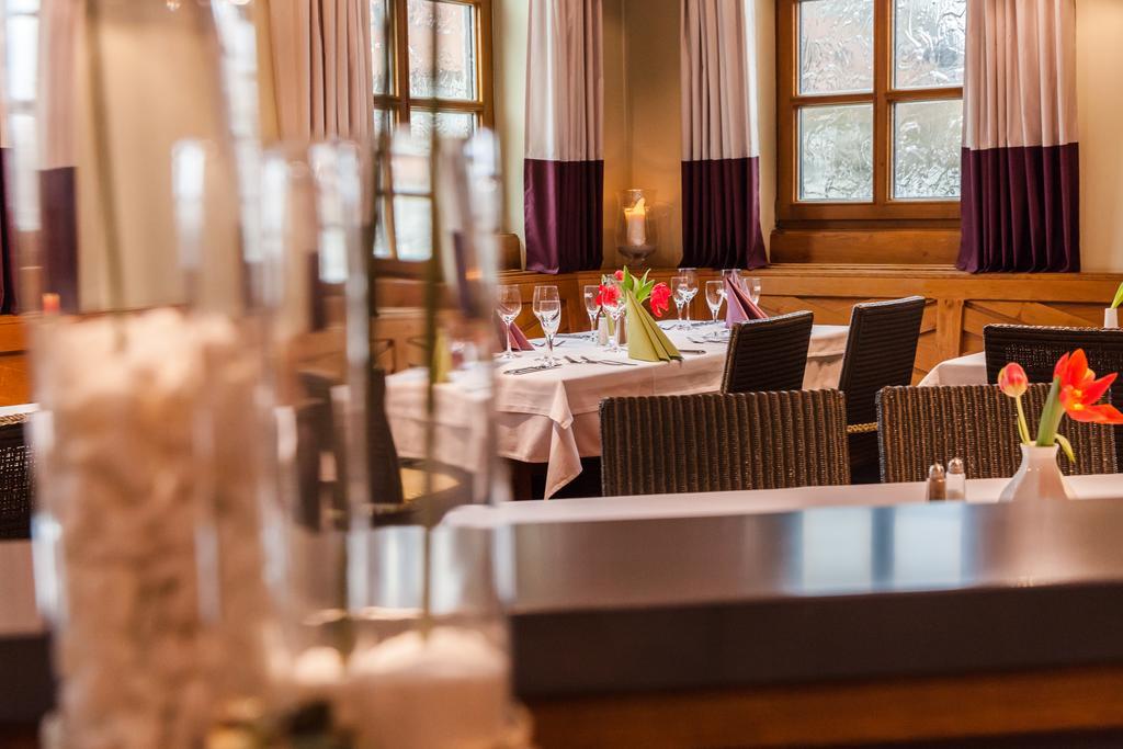 Hotel Restaurant Jaegerhof Weisendorf Exterior photo
