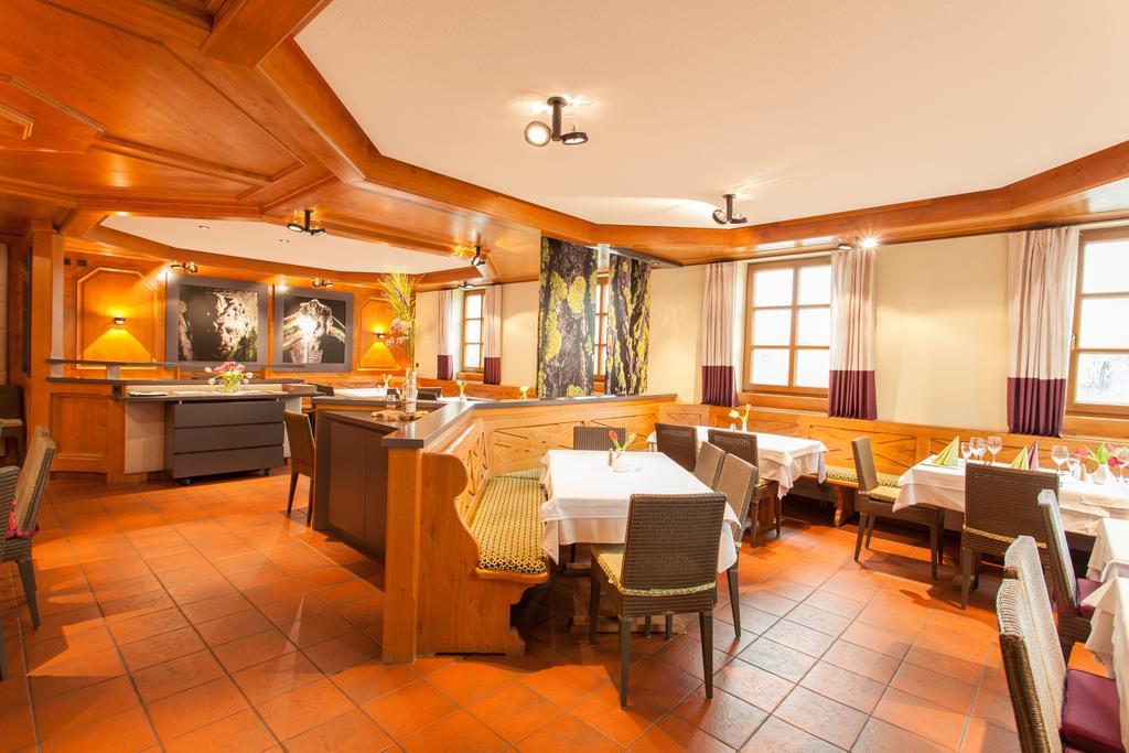 Hotel Restaurant Jaegerhof Weisendorf Exterior photo